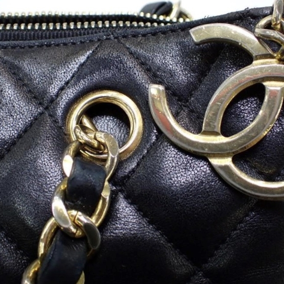 Chanel Vintage Black Quilted Lambskin Shoulder Tote Bag Authentic Classic - Picture 11 of 16
